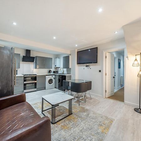 Two Bed Home In The Heart Of Egham Dış mekan fotoğraf